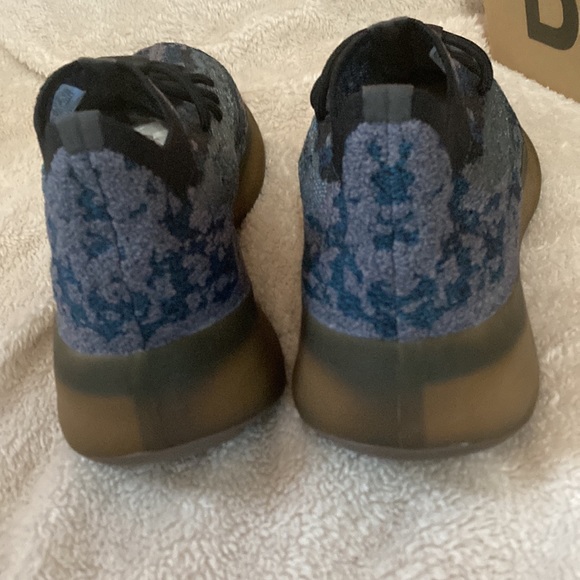 Yeezy Boost 380 - Picture 2 of 10